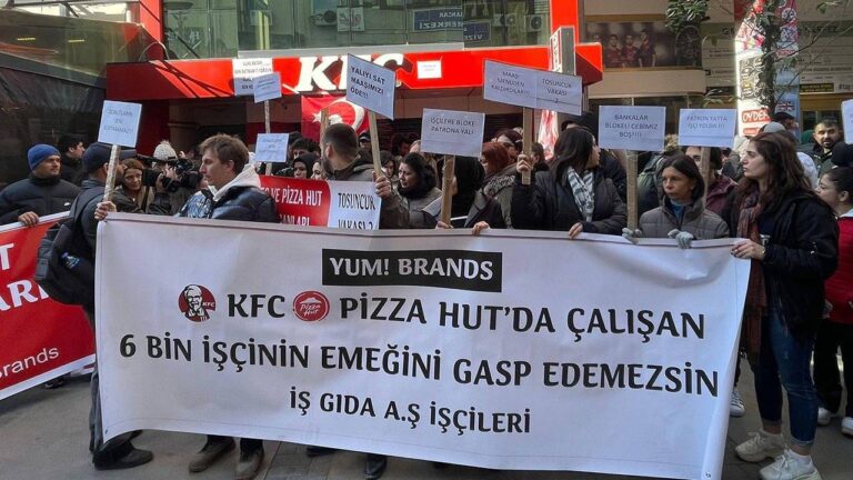 KFC ve Pizza Hut İşçileri Haklarını Arıyor!